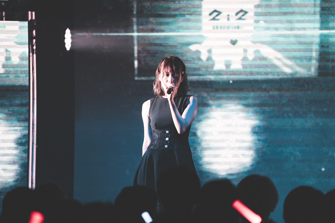 #2i2＜1周年記念ワンマンライブvector #2i2ver.1＞白金高輪SELENE b2（2021年12月11日）／撮影：かやの ようへい 