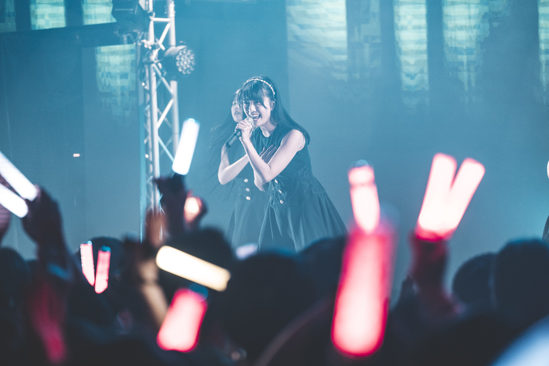 #2i2＜1周年記念ワンマンライブvector #2i2ver.1＞白金高輪SELENE b2（2021年12月11日）／撮影：かやの ようへい 