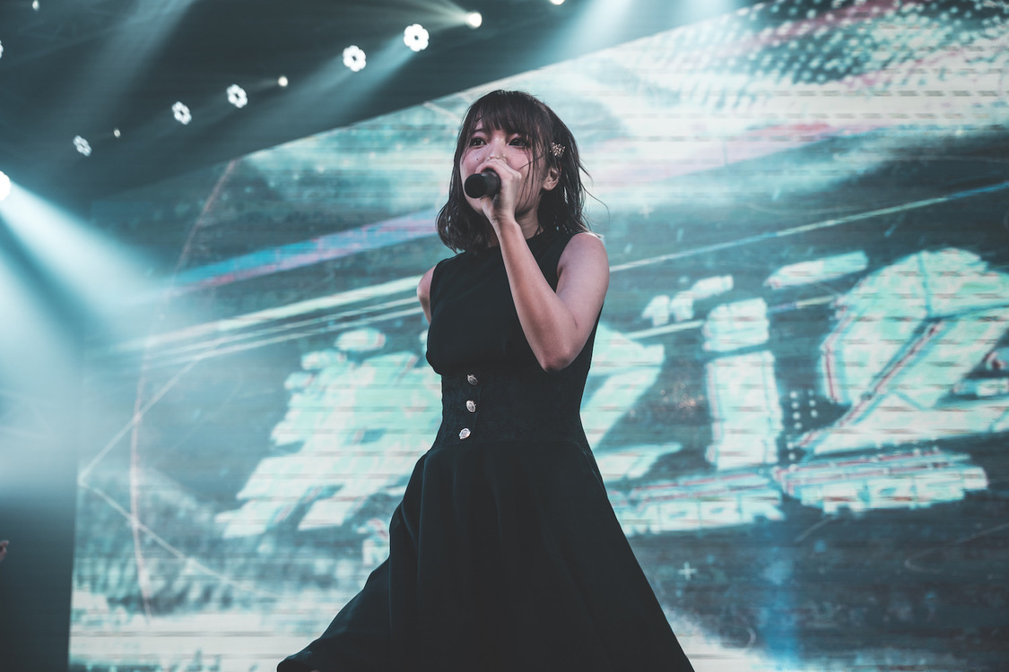 #2i2＜1周年記念ワンマンライブvector #2i2ver.1＞白金高輪SELENE b2（2021年12月11日）／撮影：かやの ようへい 