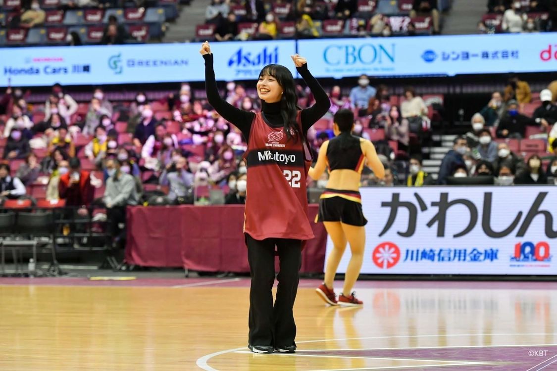 アンジュルム 上國料萌衣＜B.LEAGUE 2021-22 SEASON 第11節 川崎ブレイブサンダース VS群馬クレインサンダーズ戦＞川崎市とどろきアリーナ（2021年12月15日）