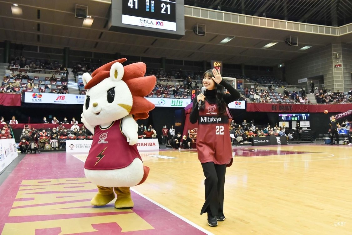 アンジュルム 上國料萌衣＜B.LEAGUE 2021-22 SEASON 第11節 川崎ブレイブサンダース VS群馬クレインサンダーズ戦＞川崎市とどろきアリーナ（2021年12月15日）