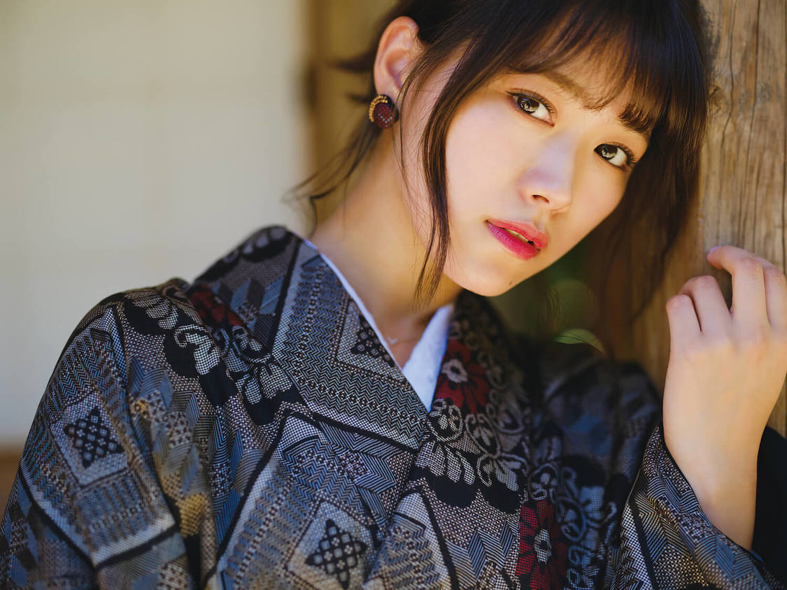 山内鈴蘭『Lily:set』イメージカット（©2021 Liverpool）