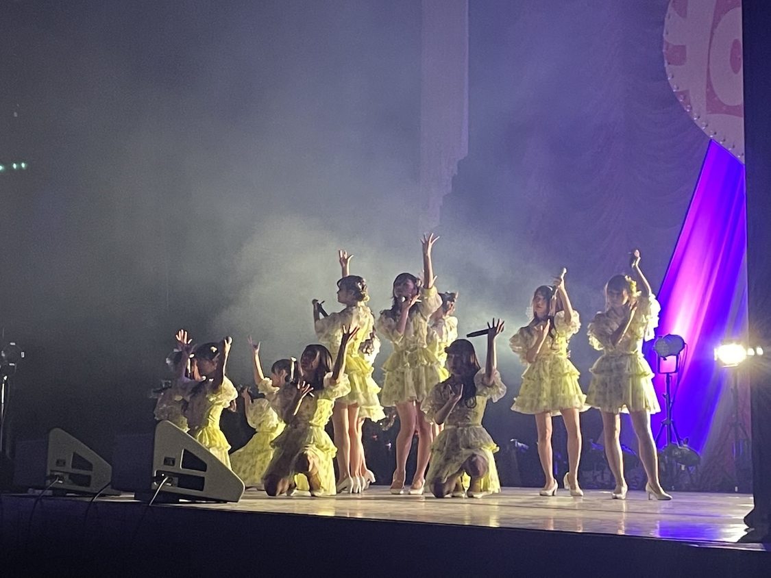 9thシングル「ウィークエンドシトロン」発売記念＜行こラブ会vol.10＞天王洲 銀河劇場（2021年12月18日）