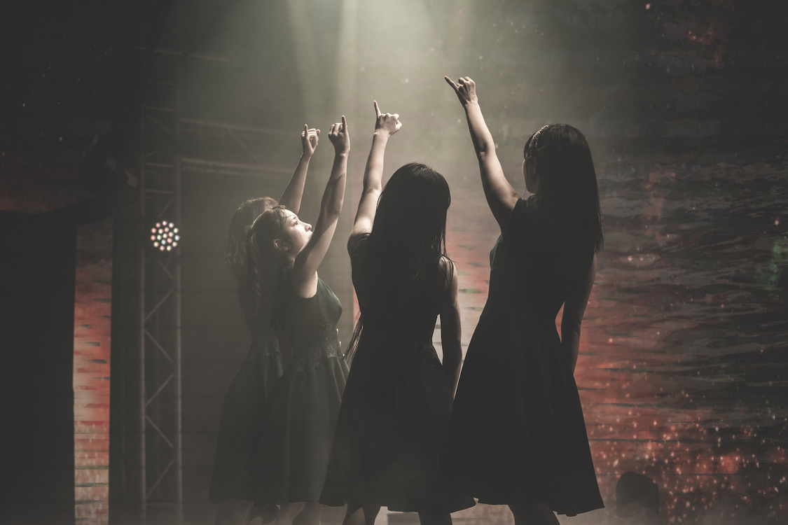 #2i2＜1周年記念ワンマンライブvector #2i2ver.1＞白金高輪SELENE b2（2021年12月11日）／撮影：かやの ようへい