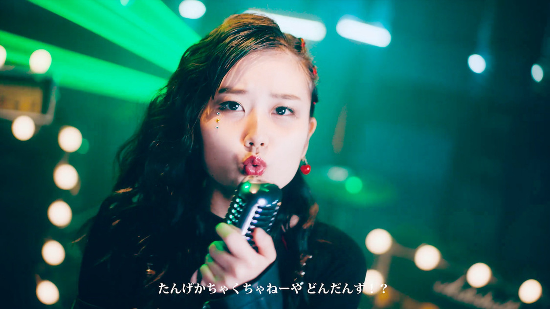 アルプスおとめ「アップルストアーはりんご屋です」MVより