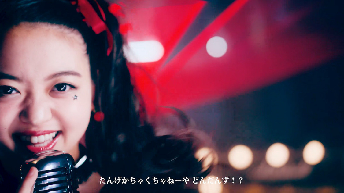 アルプスおとめ「アップルストアーはりんご屋です」MVより