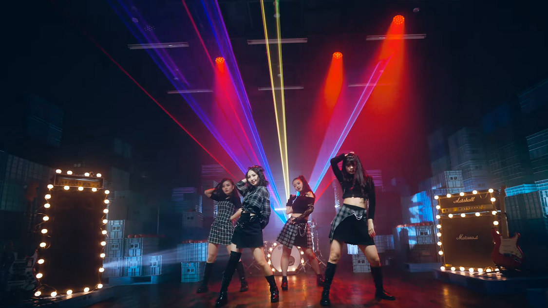 アルプスおとめ「アップルストアーはりんご屋です」MVより