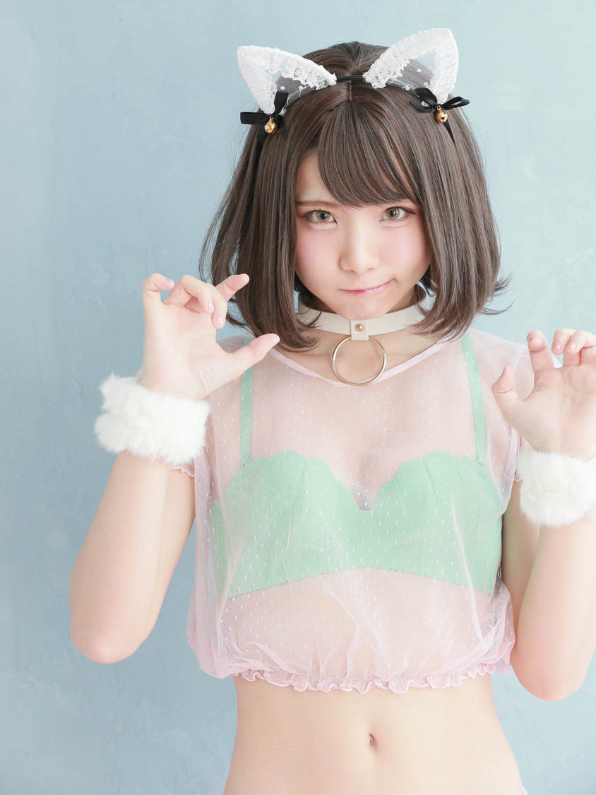 『ELFy BooKs vol.1 えなこ』より