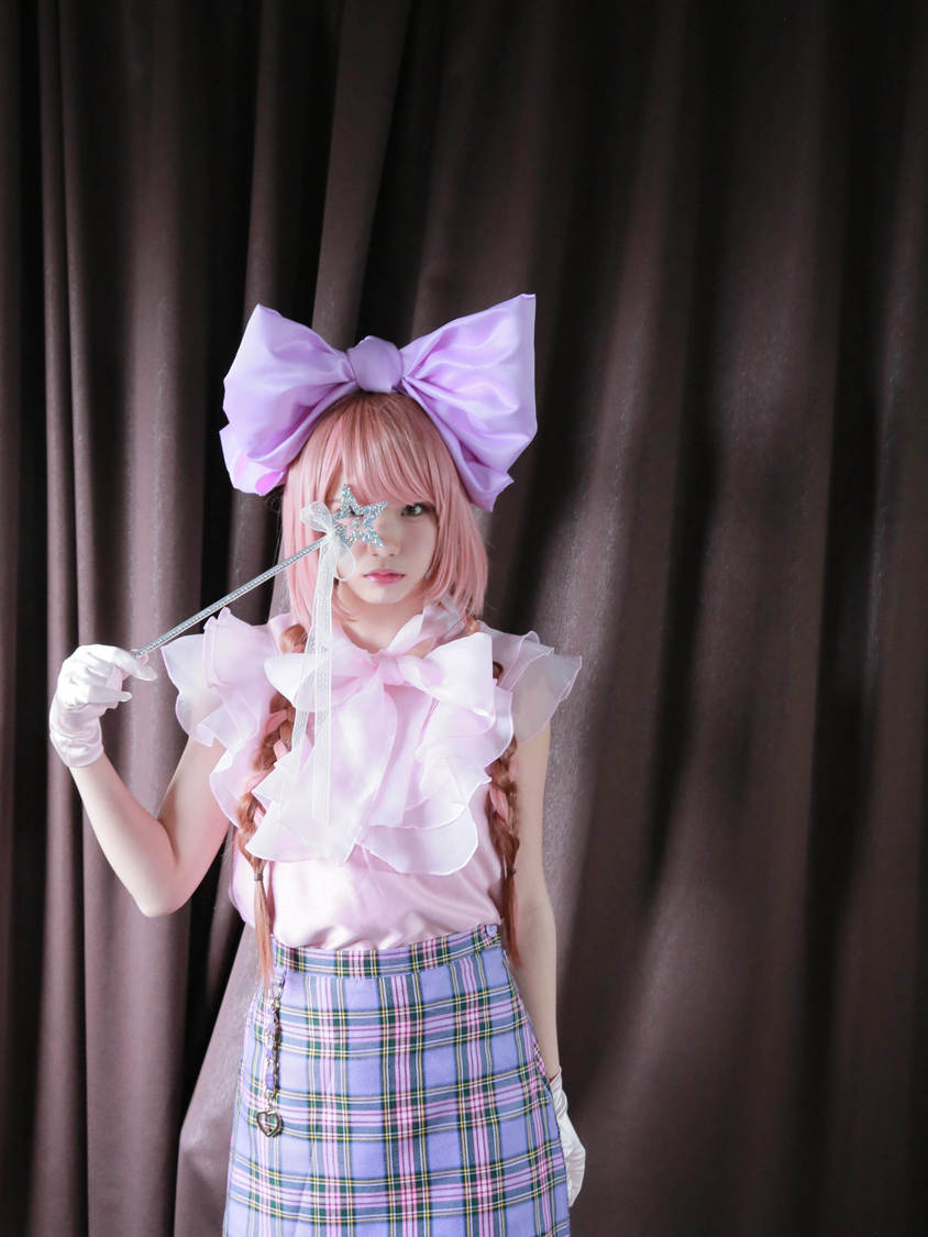 『ELFy BooKs vol.1 えなこ』より