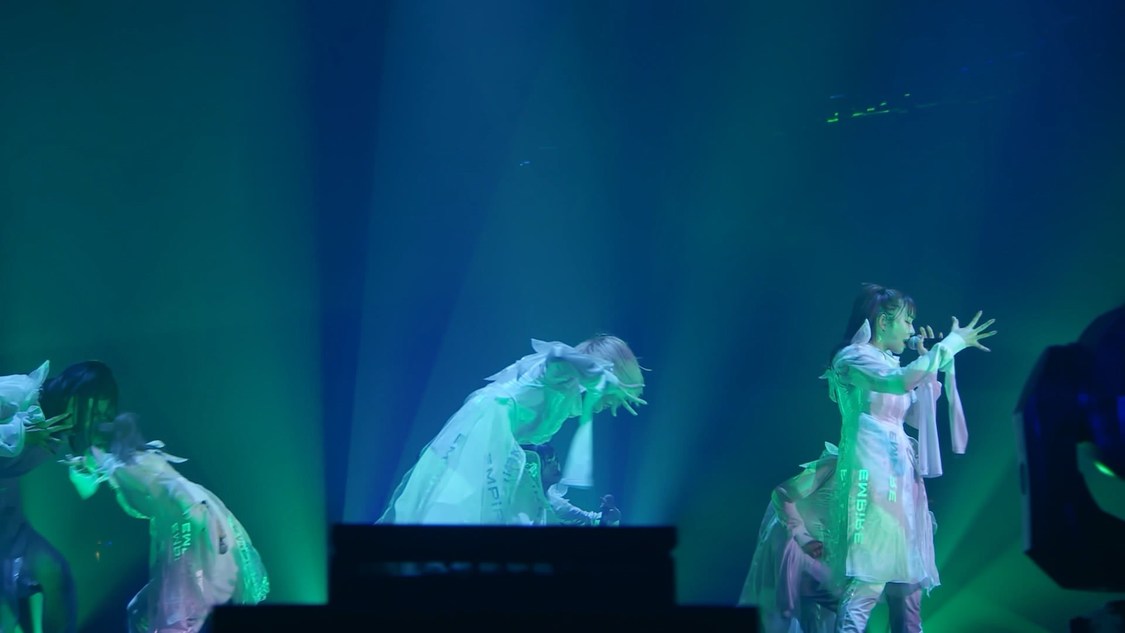 「EMPiRE / Happy with you [EMPiRE’S SUPER ULTRA SPECTACULAR SHOW] 幕張メッセイベントホール」より