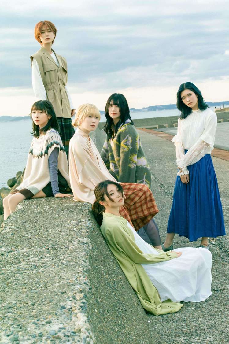 『EMPiREビジュアルブック ViBES』幕張メッセ予約限定表紙Ver.表紙写真