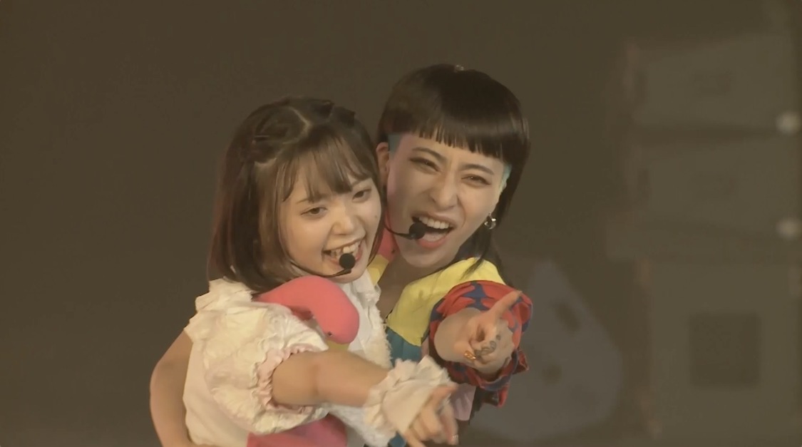 「らぶ地球」ライブ映像より