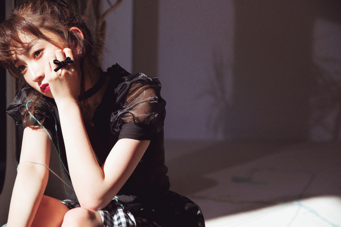 吉田朱里「CAT HOUNTED AKARI YOSHIDA」｜『LARME 039』