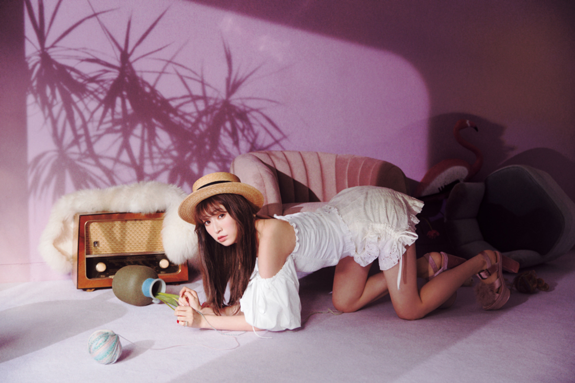 吉田朱里「CAT HOUNTED AKARI YOSHIDA」｜『LARME 039』