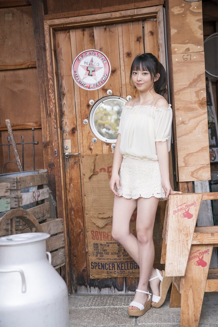 ふわふわ2ndデジタル写真集『もっとふわふわです』（撮影・根本好伸）より