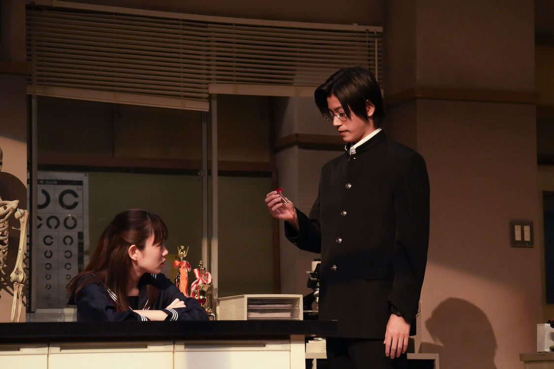 ©1998 恩田陸／新潮社　©舞台「六番目の小夜子」製作委員会（撮影：伊藤智美）