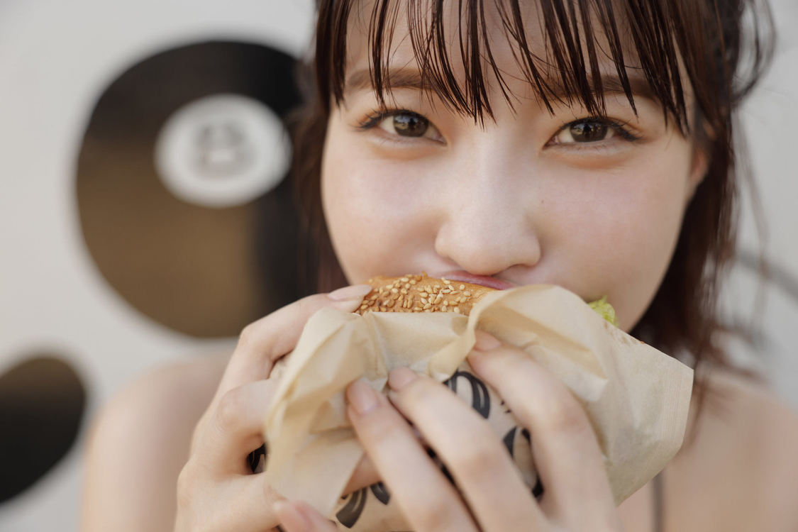 岸明日香アニバーサリー写真集『Culmination』収録カット（©SDP）