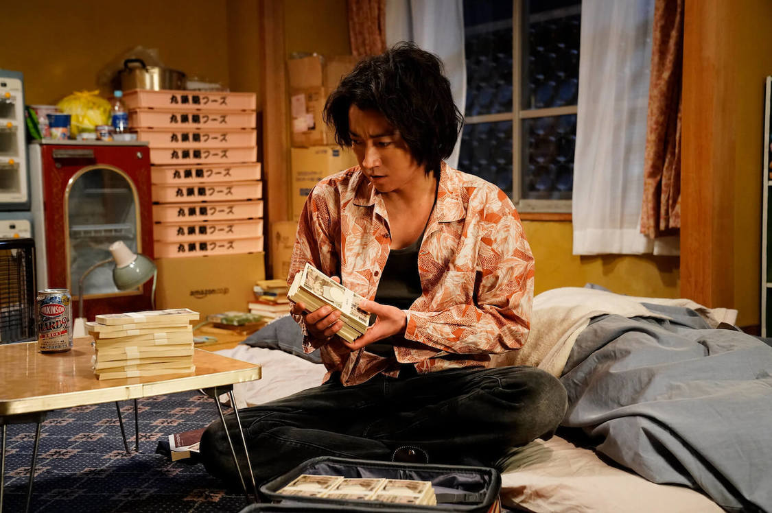 ©2021「鳩の撃退法」製作委員会 ©佐藤正午／小学館