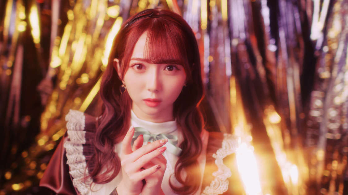 「チョコレートメランコリー」MVより（©YOANI/KING RECORDS）