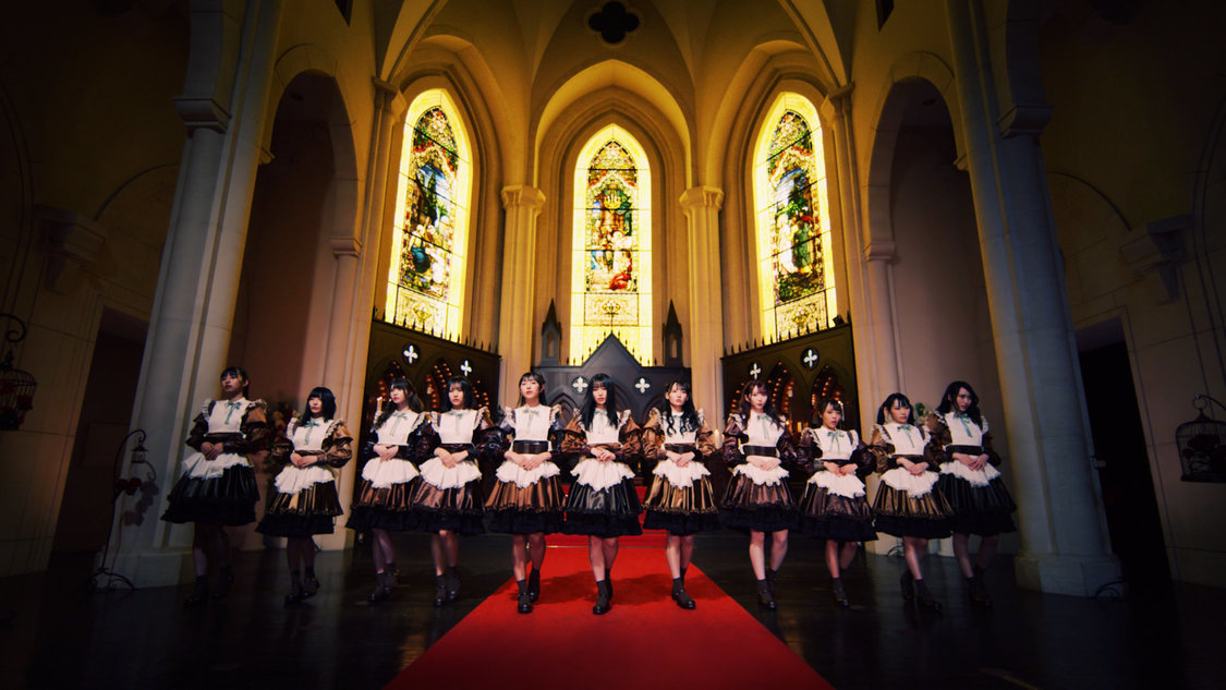 「チョコレートメランコリー」MVより（©YOANI/KING RECORDS）