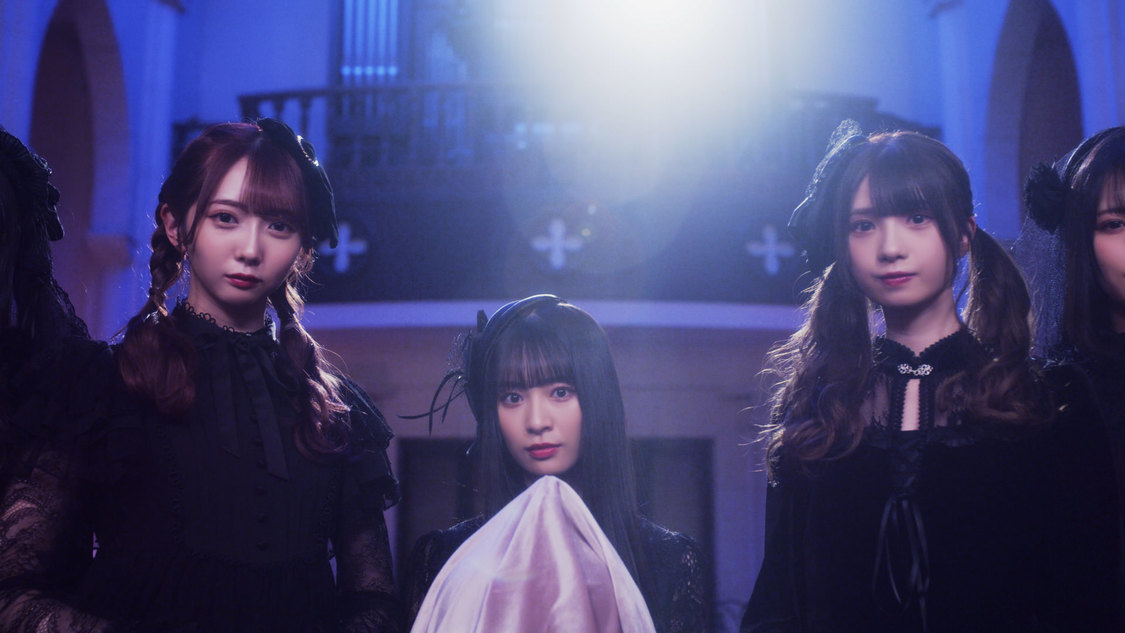 「チョコレートメランコリー」MVより（©YOANI/KING RECORDS）