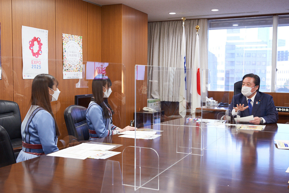 NMB48 梅山恋和＆本郷柚巴 　若宮健嗣内閣府特命担当大臣 表敬訪問