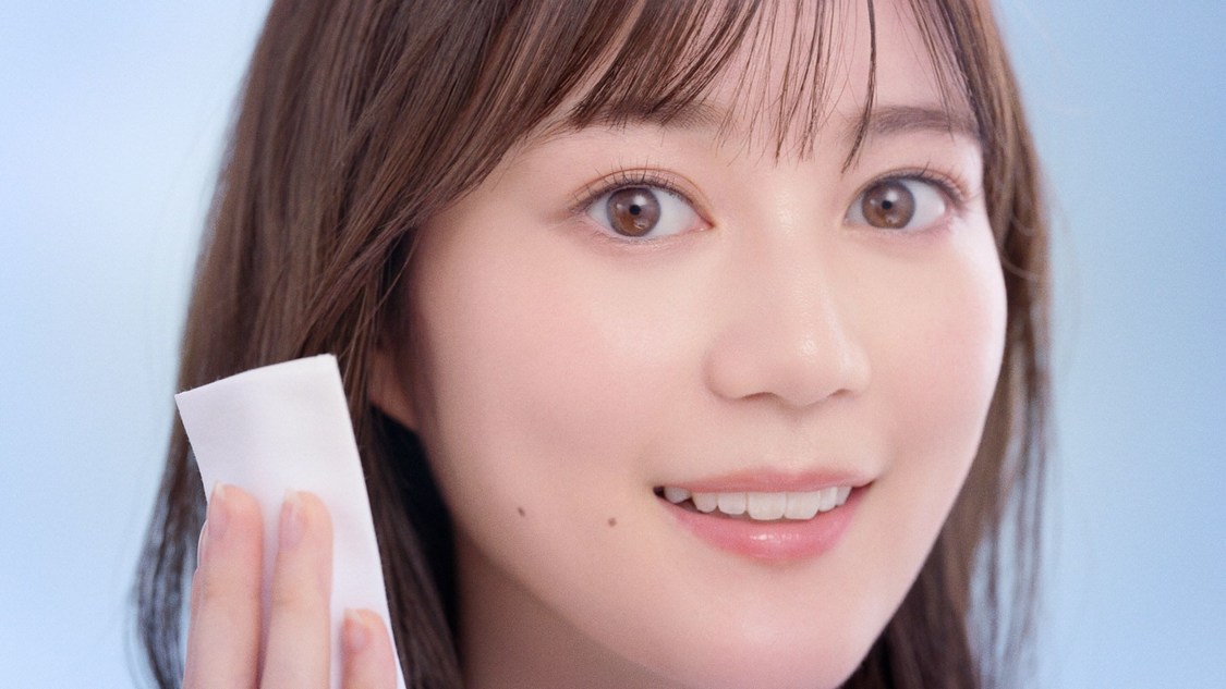 『ウェルウォッシュアイ（R）』新TV-CM「瞳に、シャワーを。」篇より