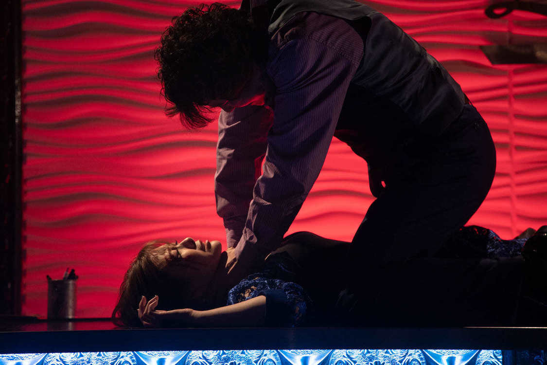 ©迫稔雄/集英社 ©2022映画「嘘喰い」製作委員会 ©エイベックス通信放送