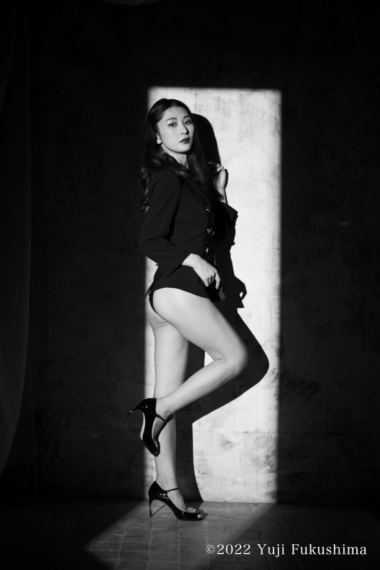 写真展＜繭×福島裕二 写真展 -繭ing-＞より