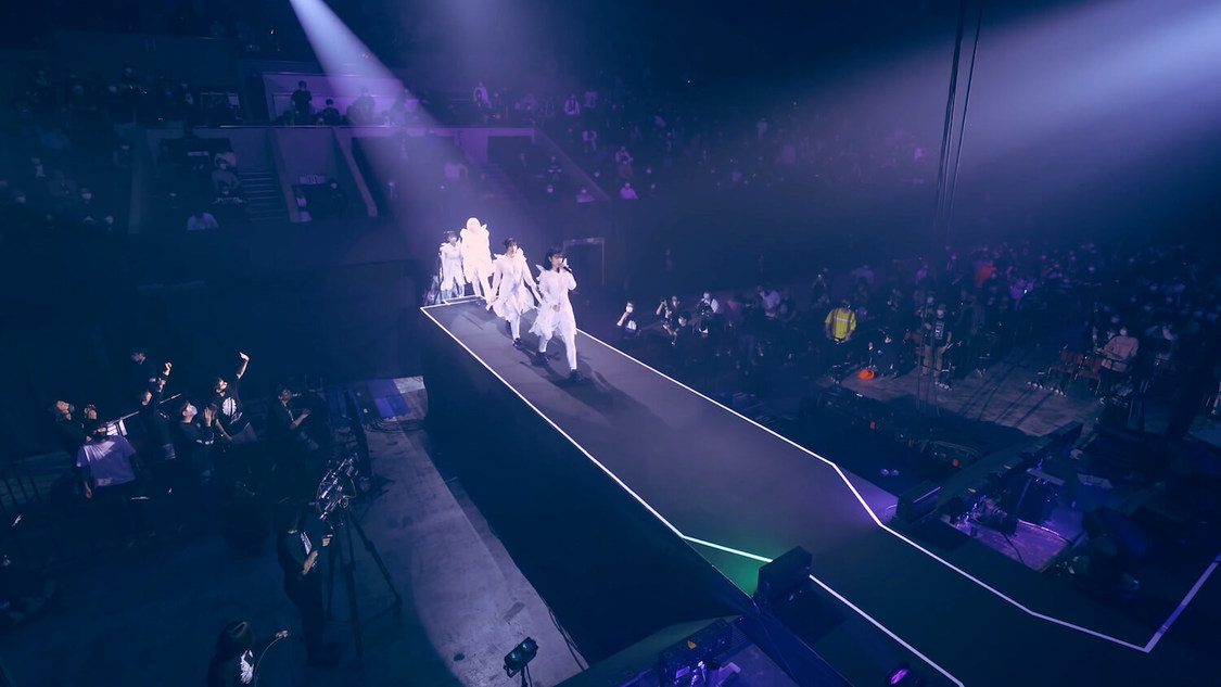 ライブBlu-ray＆DVD『EMPiRE'S SUPER ULTRA SPECTACULAR SHOW』より