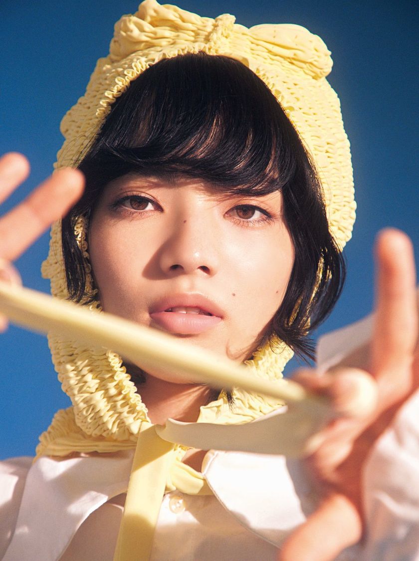 小松菜奈（『bis』2022年3月号）