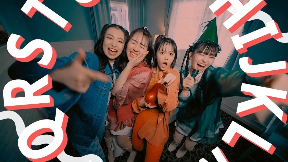 「Lalala Lucky」MVより