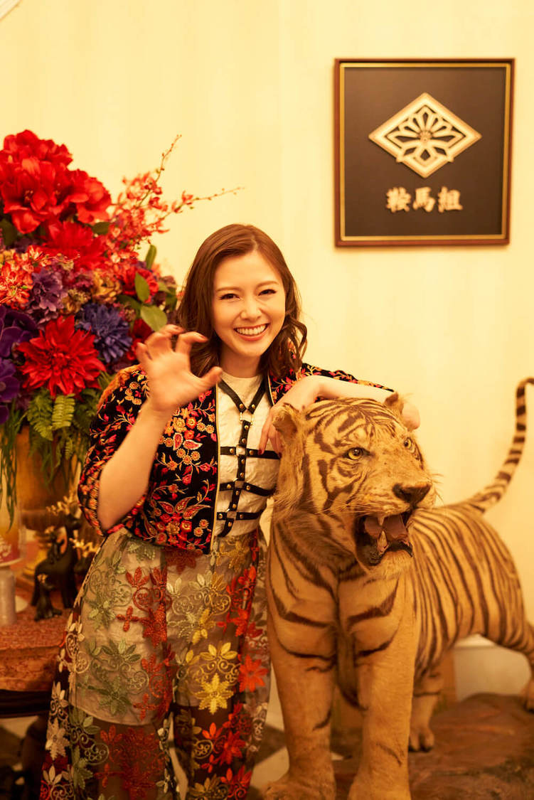 映画『嘘喰い』場面写真（©迫稔雄／集英社 ©2022 映画「嘘喰い」製作委員会）