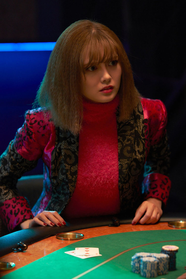 映画『嘘喰い』場面写真（©迫稔雄／集英社 ©2022 映画「嘘喰い」製作委員会）