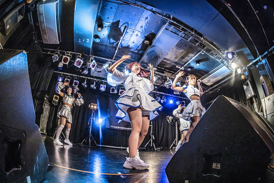 FiDZデビューワンマンライブ＜Lightning＞Spotify O-Crest（2022年1月30日／ライブ撮影：Johji Domon）