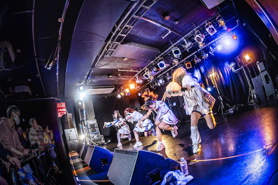 FiDZデビューワンマンライブ＜Lightning＞Spotify O-Crest（2022年1月30日／ライブ撮影：Johji Domon）