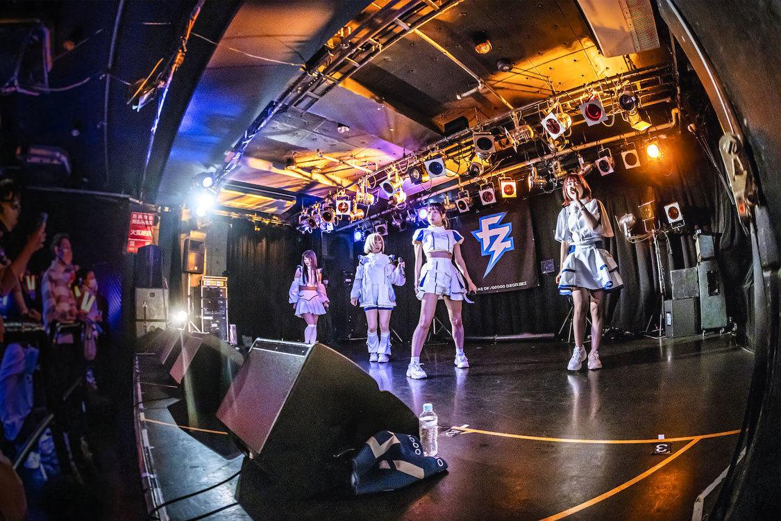 FiDZデビューワンマンライブ＜Lightning＞Spotify O-Crest（2022年1月30日／ライブ撮影：Johji Domon）