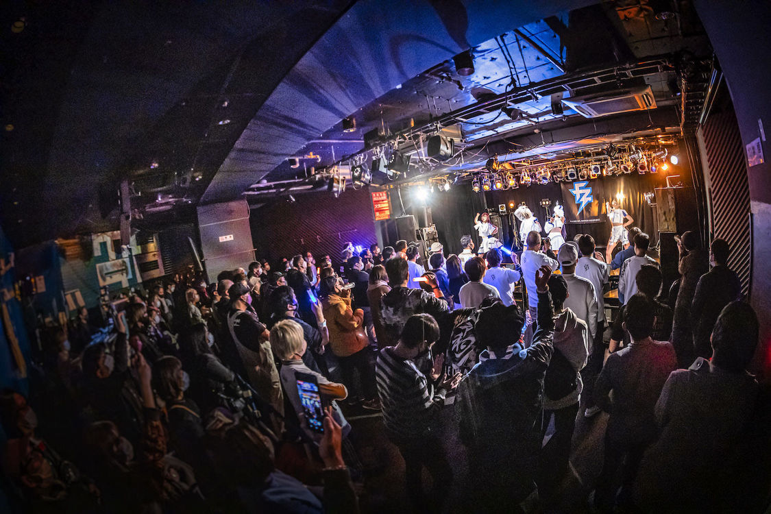 FiDZデビューワンマンライブ＜Lightning＞Spotify O-Crest（2022年1月30日／ライブ撮影：Johji Domon）