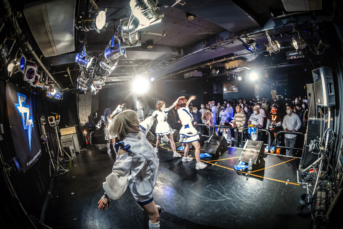 FiDZデビューワンマンライブ＜Lightning＞Spotify O-Crest（2022年1月30日／ライブ撮影：Johji Domon）