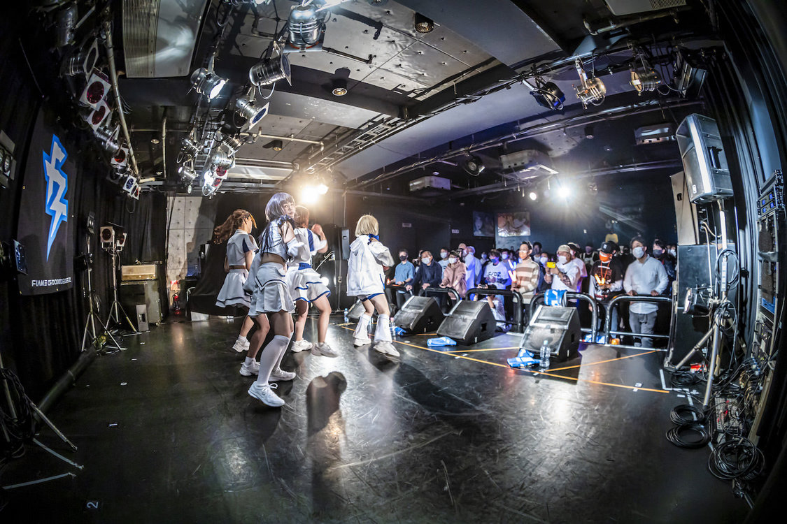 FiDZデビューワンマンライブ＜Lightning＞Spotify O-Crest（2022年1月30日／ライブ撮影：Johji Domon）