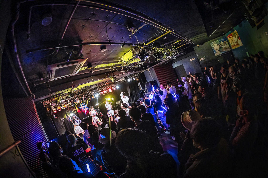 FiDZデビューワンマンライブ＜Lightning＞Spotify O-Crest（2022年1月30日／ライブ撮影：Johji Domon）