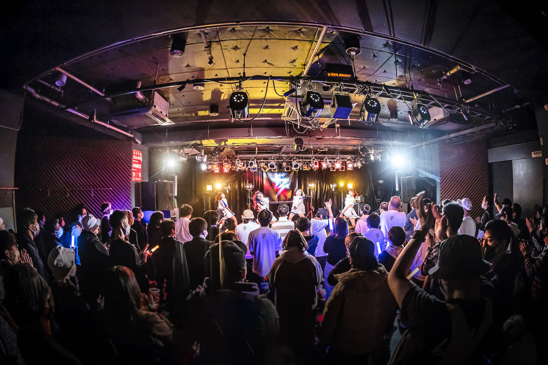 FiDZデビューワンマンライブ＜Lightning＞Spotify O-Crest（2022年1月30日／ライブ撮影：Johji Domon）