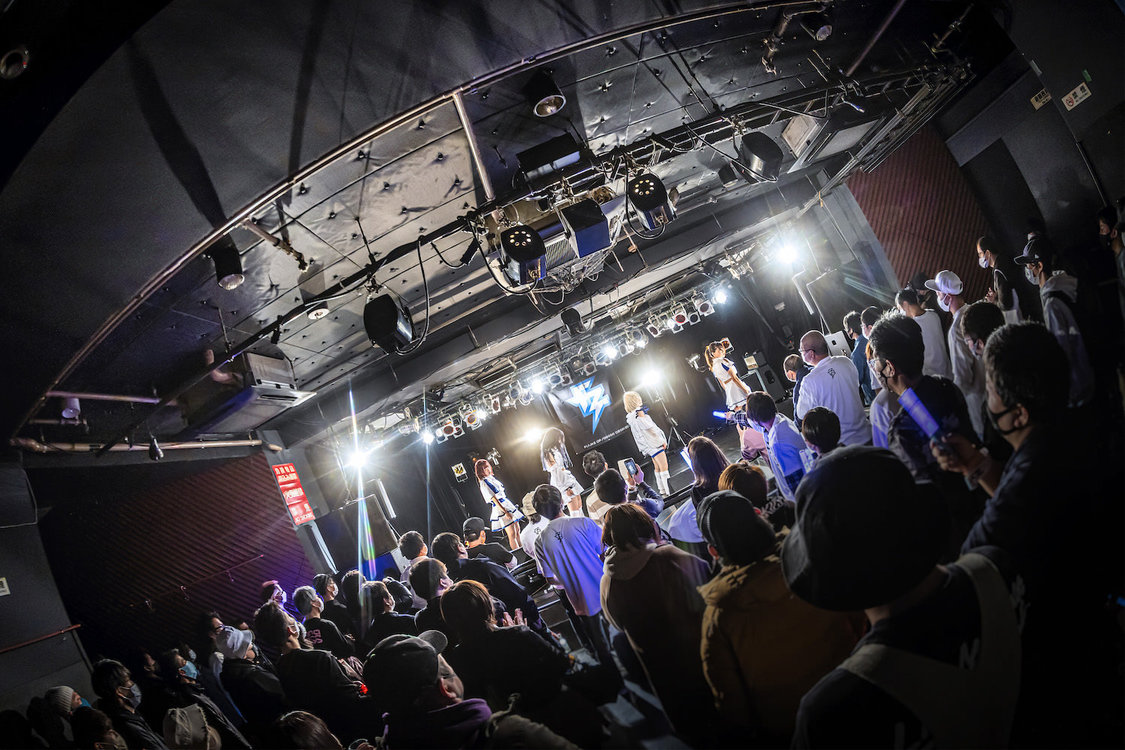 FiDZデビューワンマンライブ＜Lightning＞Spotify O-Crest（2022年1月30日／ライブ撮影：Johji Domon）