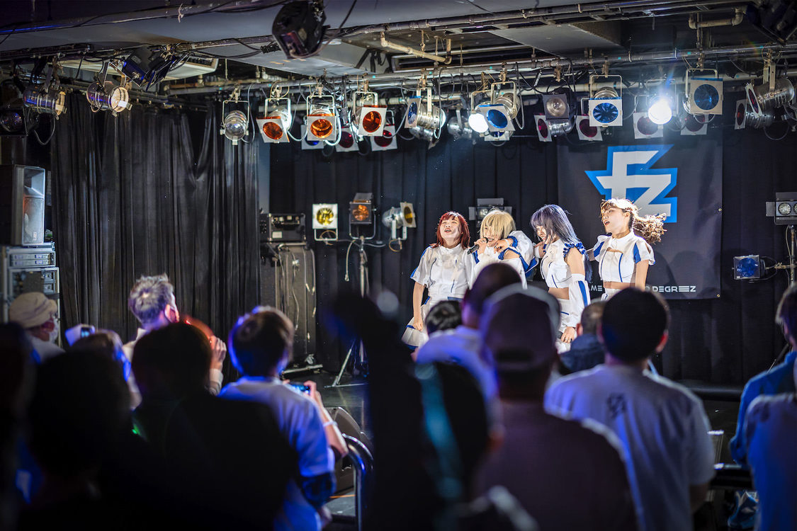 FiDZデビューワンマンライブ＜Lightning＞Spotify O-Crest（2022年1月30日／ライブ撮影：Johji Domon）