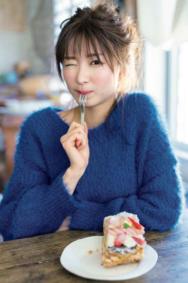 岡崎紗絵（©光文社／週刊『FLASH』　撮影：矢西誠二）