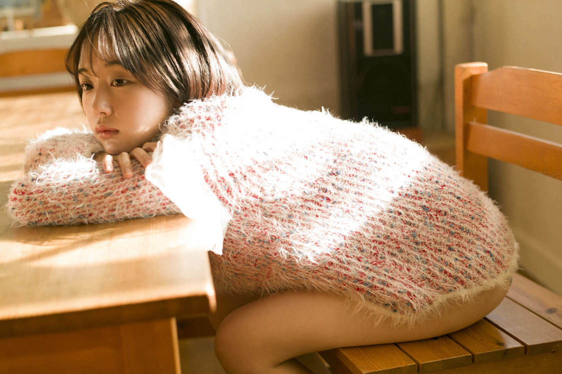 なえなの1st写真集より