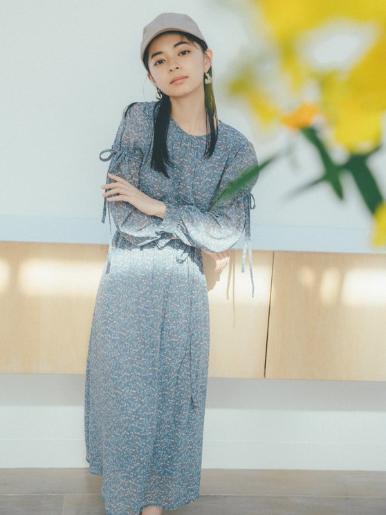 上國料萌衣『COHINA』2022年春コレクション