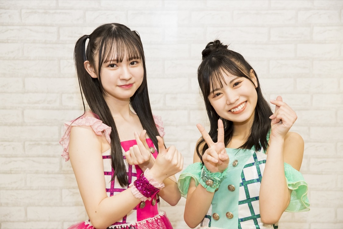 左：佐月愛果　右：隅野和奏　©NMB48