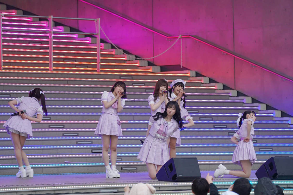 なんキニ！＜1stアルバム『Growing!!』の新衣装お披露目ライブ（第2部）＞ダイバーシティ東京プラザ フェスティバル広場（2022年2月19日）