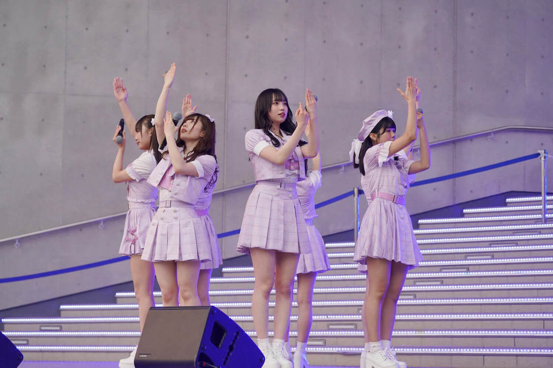 なんキニ！＜1stアルバム『Growing!!』の新衣装お披露目ライブ（第2部）＞ダイバーシティ東京プラザ フェスティバル広場（2022年2月19日）